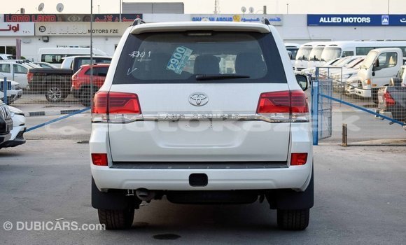 Buy Import Toyota Land Cruiser White Car in Import - Dubai in Akmecet Buy Import Toyota Land Cruiser White Car in Import - Dubai in Akmecet