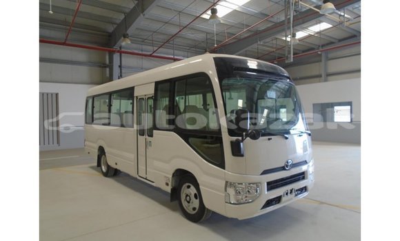 Buy Import Abarth 595 White Car in Import - Dubai in Akmecet