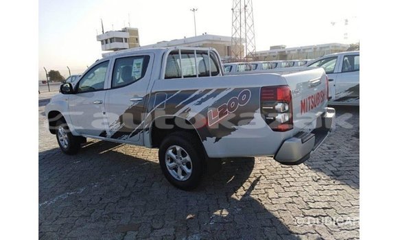 Buy Import Mitsubishi L200 White Car in Import - Dubai in Akmecet Buy Import Mitsubishi L200 White Car in Import - Dubai in Akmecet