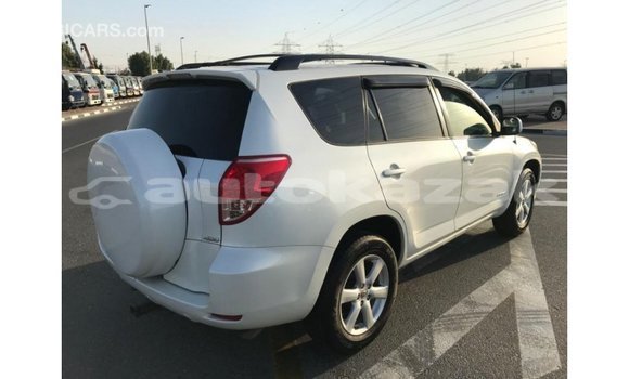 Buy Import Toyota 4Runner White Car in Import - Dubai in Akmecet Buy Import Toyota 4Runner White Car in Import - Dubai in Akmecet