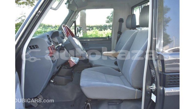 Big with watermark toyota land cruiser akmecet import dubai 1915