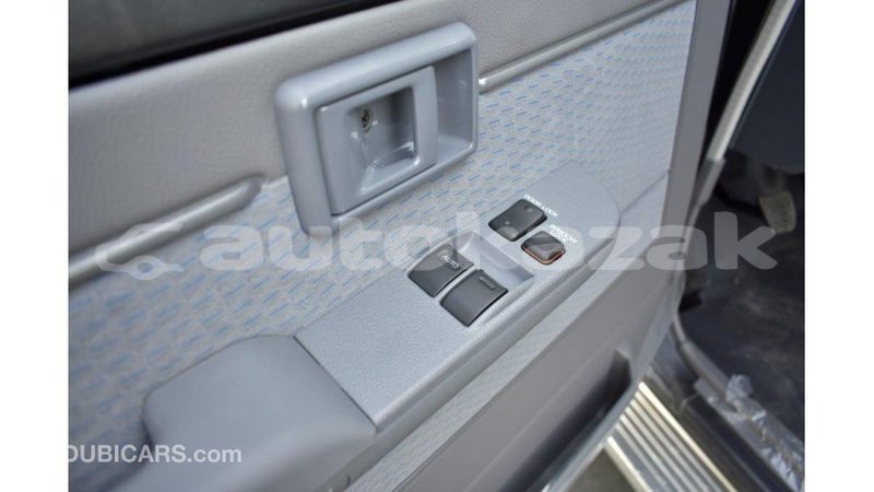 Big with watermark toyota land cruiser akmecet import dubai 1915