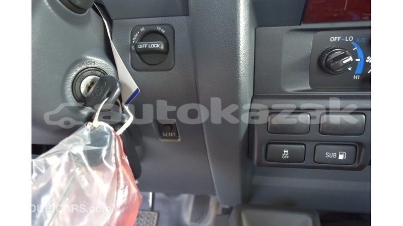 Big with watermark toyota land cruiser akmecet import dubai 1915