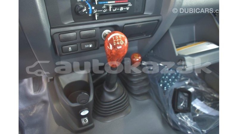 Big with watermark toyota land cruiser akmecet import dubai 1915