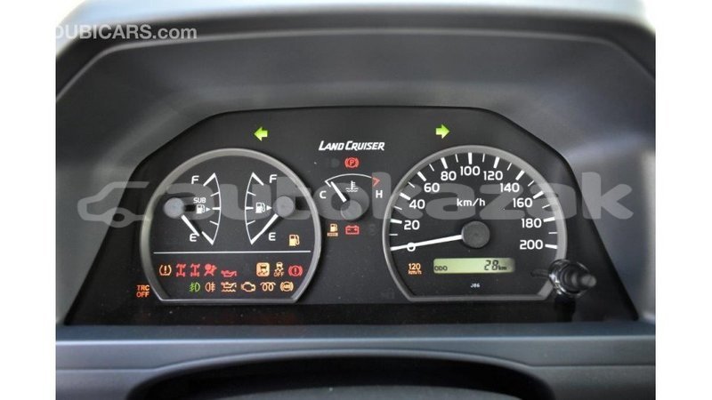 Big with watermark toyota land cruiser akmecet import dubai 1915