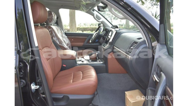 Big with watermark toyota land cruiser akmecet import dubai 1920