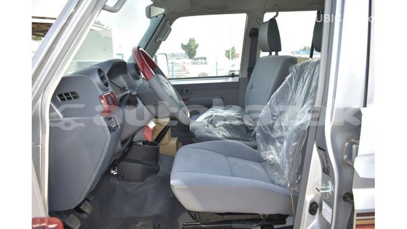 Big with watermark toyota land cruiser akmecet import dubai 1921