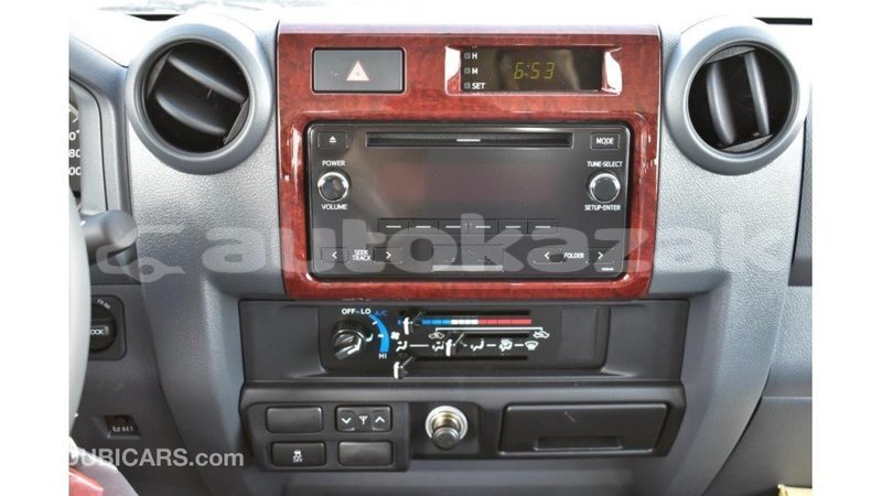 Big with watermark toyota land cruiser akmecet import dubai 1921