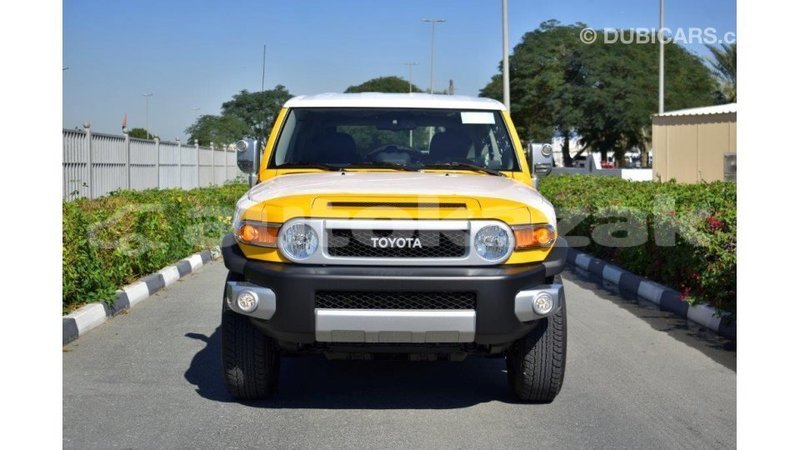 Big with watermark toyota fj cruiser akmecet import dubai 1922