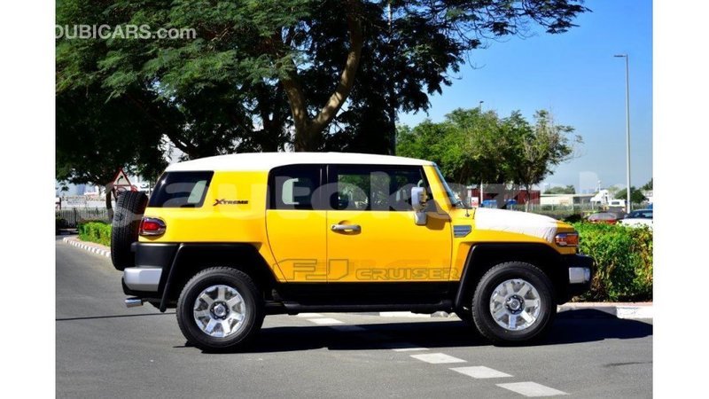 Big with watermark toyota fj cruiser akmecet import dubai 1922