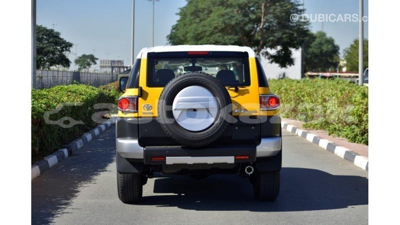 Big with watermark toyota fj cruiser akmecet import dubai 1922