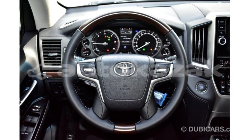 Big with watermark toyota land cruiser akmecet import dubai 1923