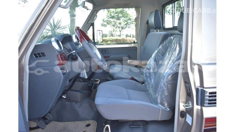 Big with watermark toyota land cruiser akmecet import dubai 1924