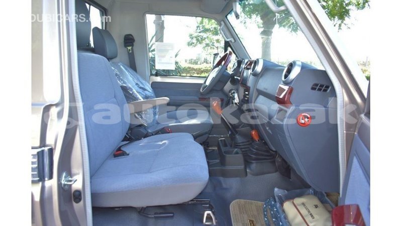 Big with watermark toyota land cruiser akmecet import dubai 1924