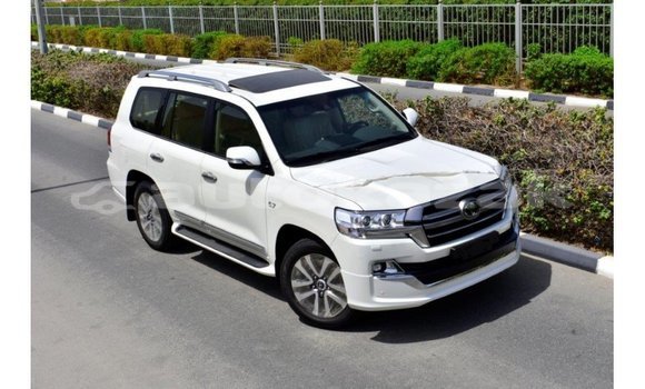 Buy Import Toyota Land Cruiser White Car in Import - Dubai in Akmecet Buy Import Toyota Land Cruiser White Car in Import - Dubai in Akmecet