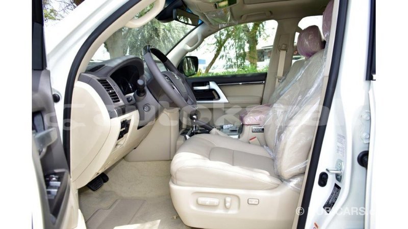 Big with watermark toyota land cruiser akmecet import dubai 1927