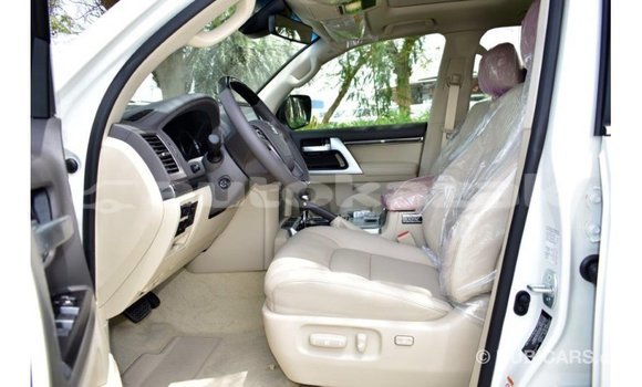 Buy Import Toyota Land Cruiser White Car in Import - Dubai in Akmecet Buy Import Toyota Land Cruiser White Car in Import - Dubai in Akmecet