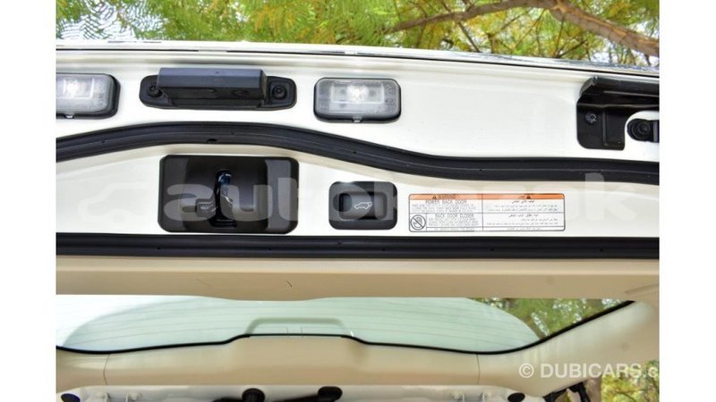 Big with watermark toyota land cruiser akmecet import dubai 1927