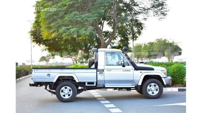 Big with watermark toyota land cruiser akmecet import dubai 1929