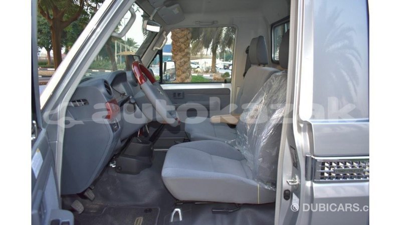 Big with watermark toyota land cruiser akmecet import dubai 1929