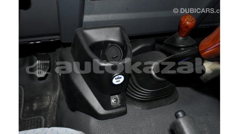 Big with watermark toyota land cruiser akmecet import dubai 1929