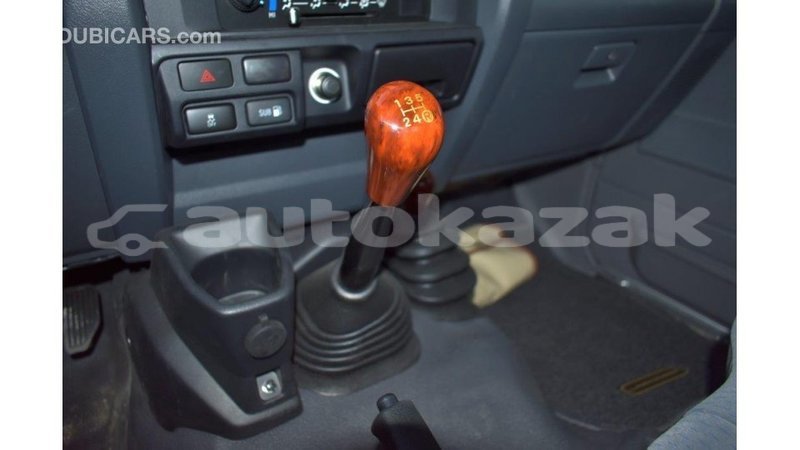 Big with watermark toyota land cruiser akmecet import dubai 1929