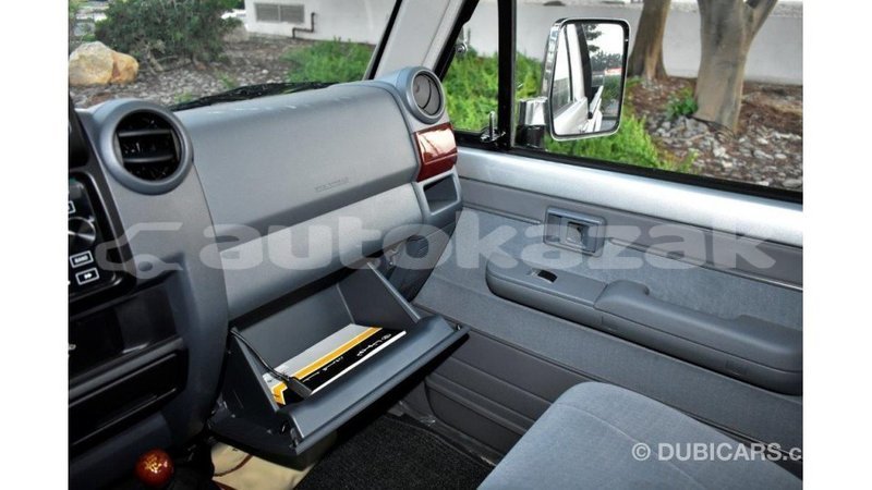 Big with watermark toyota land cruiser akmecet import dubai 1929