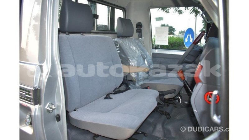 Big with watermark toyota land cruiser akmecet import dubai 1929