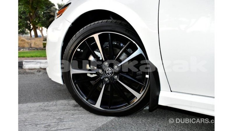 Big with watermark toyota camry akmecet import dubai 1931