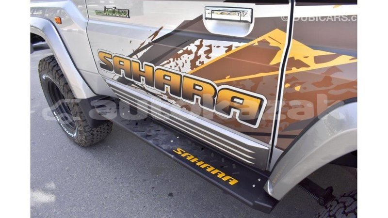 Big with watermark toyota land cruiser akmecet import dubai 1934