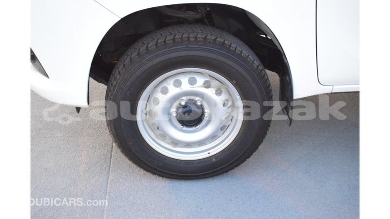 Big with watermark toyota hilux akmecet import dubai 1937