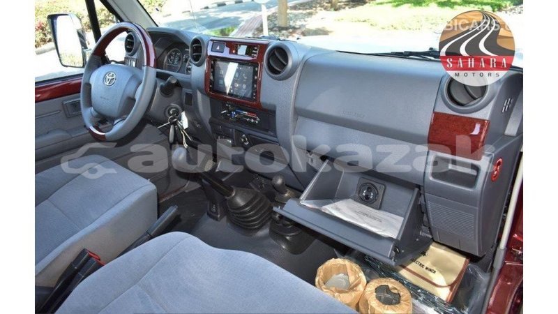 Big with watermark toyota land cruiser akmecet import dubai 1939