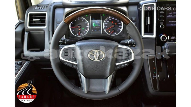 Big with watermark toyota granvia akmecet import dubai 1942