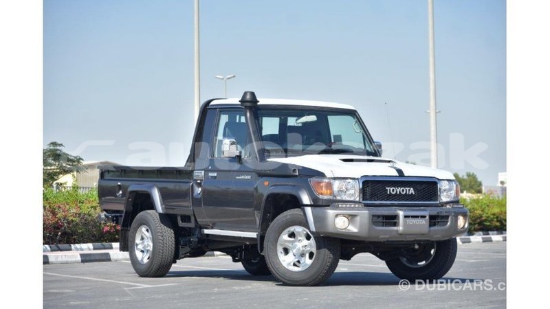 Big with watermark toyota land cruiser akmecet import dubai 1943