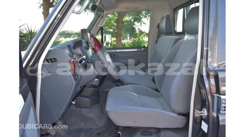 Big with watermark toyota land cruiser akmecet import dubai 1943