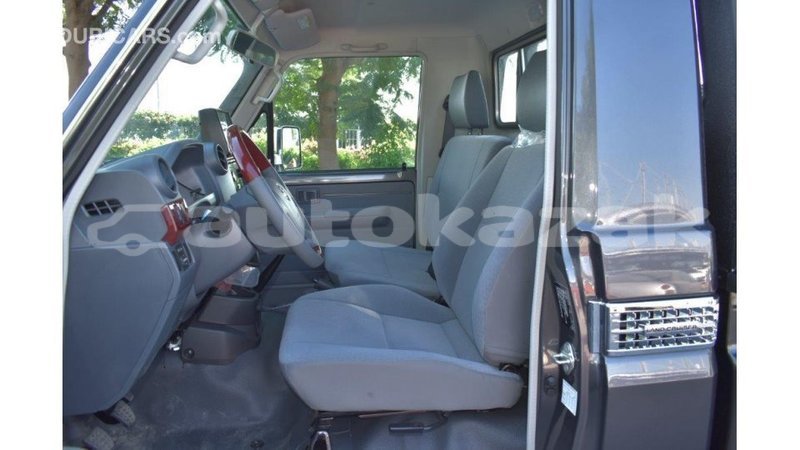 Big with watermark toyota land cruiser akmecet import dubai 1943