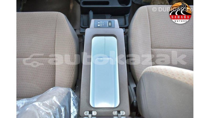 Big with watermark toyota land cruiser akmecet import dubai 1944