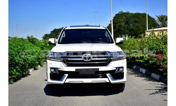 Buy Import Toyota Land Cruiser White Car in Import - Dubai in Akmecet Buy Import Toyota Land Cruiser White Car in Import - Dubai in Akmecet