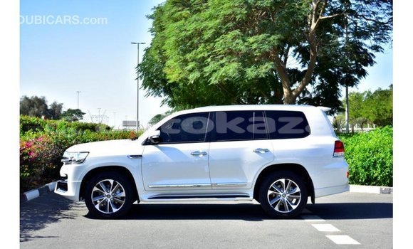 Buy Import Toyota Land Cruiser White Car in Import - Dubai in Akmecet Buy Import Toyota Land Cruiser White Car in Import - Dubai in Akmecet