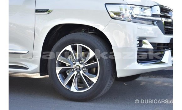 Buy Import Toyota Land Cruiser White Car in Import - Dubai in Akmecet Buy Import Toyota Land Cruiser White Car in Import - Dubai in Akmecet