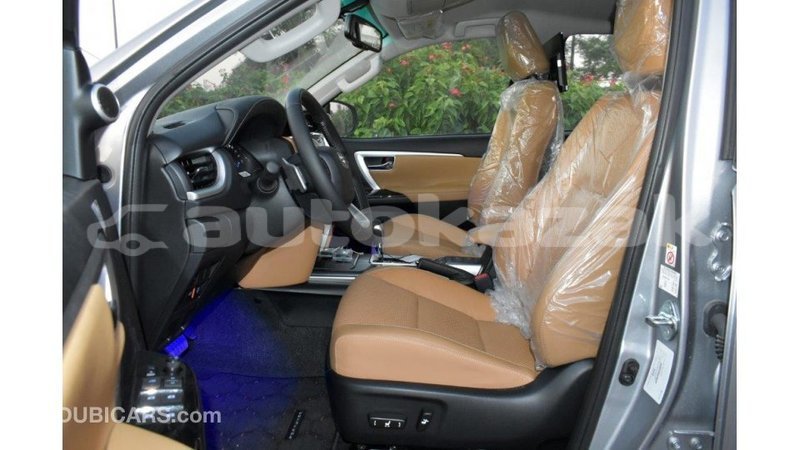 Big with watermark toyota fortuner akmecet import dubai 1947