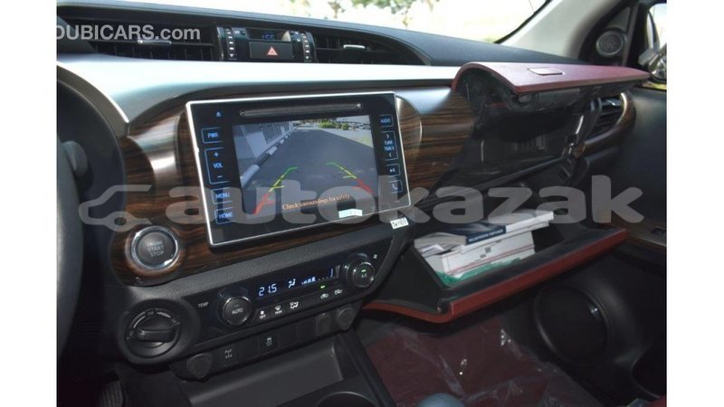 Big with watermark toyota hilux akmecet import dubai 1951