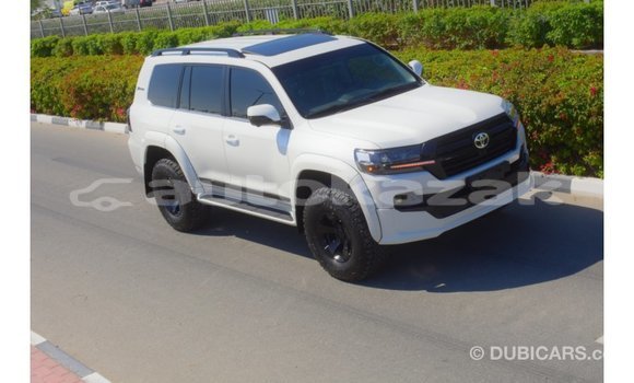 Buy Import Toyota Land Cruiser White Car in Import - Dubai in Akmecet Buy Import Toyota Land Cruiser White Car in Import - Dubai in Akmecet