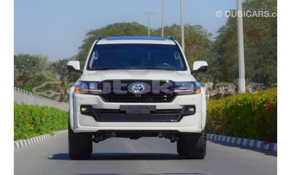 Buy Import Toyota Land Cruiser White Car in Import - Dubai in Akmecet Buy Import Toyota Land Cruiser White Car in Import - Dubai in Akmecet