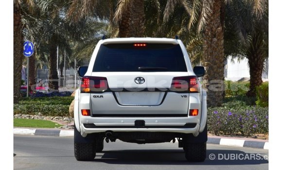 Buy Import Toyota Land Cruiser White Car in Import - Dubai in Akmecet Buy Import Toyota Land Cruiser White Car in Import - Dubai in Akmecet
