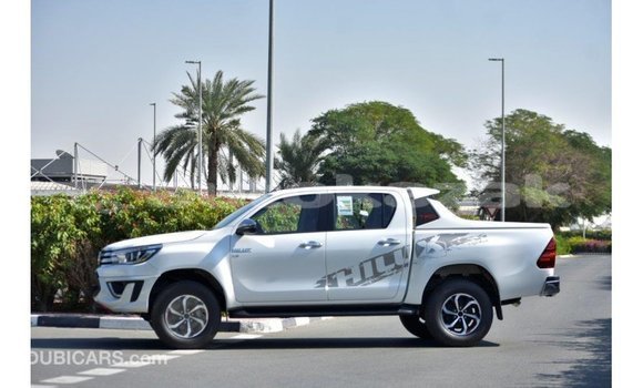 Buy Import Toyota Hilux White Car in Import - Dubai in Akmecet Buy Import Toyota Hilux White Car in Import - Dubai in Akmecet