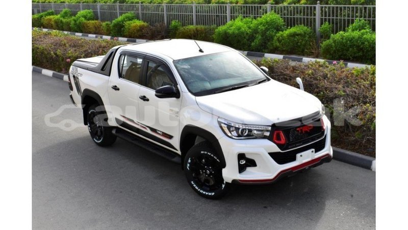 Big with watermark toyota hilux akmecet import dubai 1961