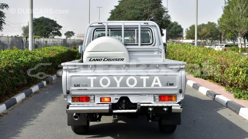 Big with watermark toyota land cruiser akmecet import dubai 1966