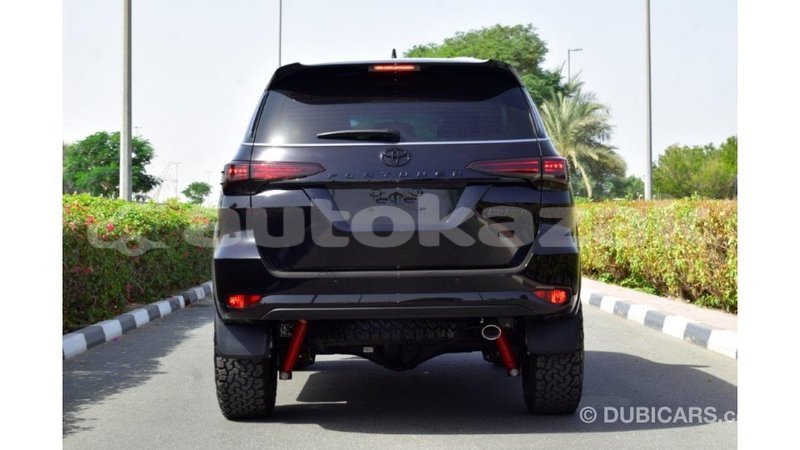Big with watermark toyota fortuner akmecet import dubai 1971