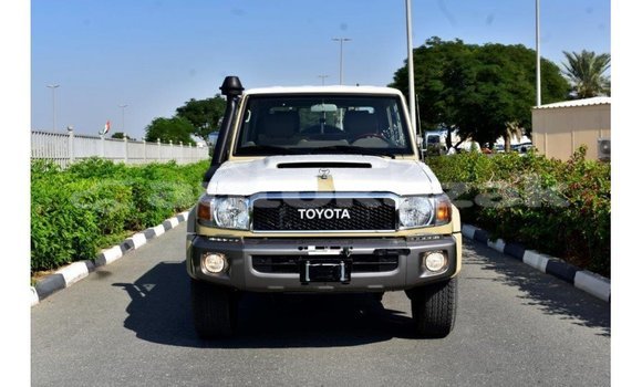 Buy Import Toyota Land Cruiser Beige Car in Import - Dubai in Akmecet Buy Import Toyota Land Cruiser Beige Car in Import - Dubai in Akmecet